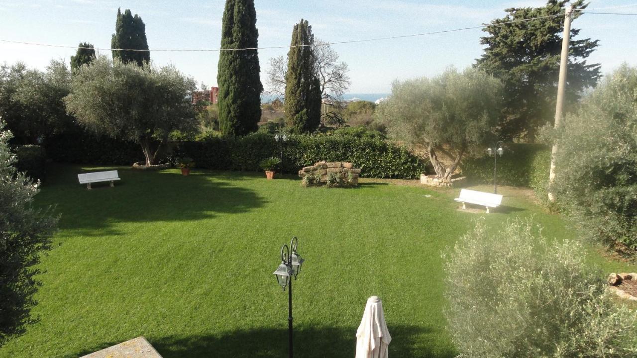 Bed And Breakfast La Corte Degli Ulivi Civitavecchia Exterior foto